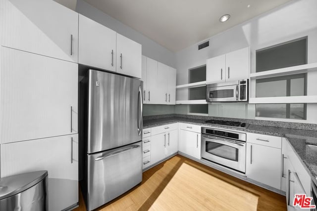 1100 Wilshire Boulevard 3508, Los Angeles, CA 90017 — photo 11 of 35