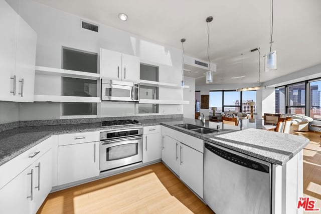 1100 Wilshire Boulevard 3508, Los Angeles, CA 90017 — photo 12 of 35