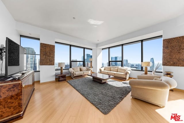 1100 Wilshire Boulevard 3508, Los Angeles, CA 90017 — photo 8 of 35
