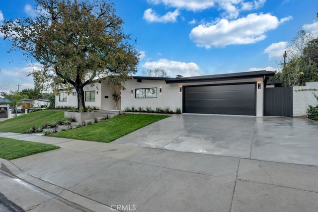 5330 Dubois Avenue, Woodland Hills, CA 91367 — photo 3 of 63