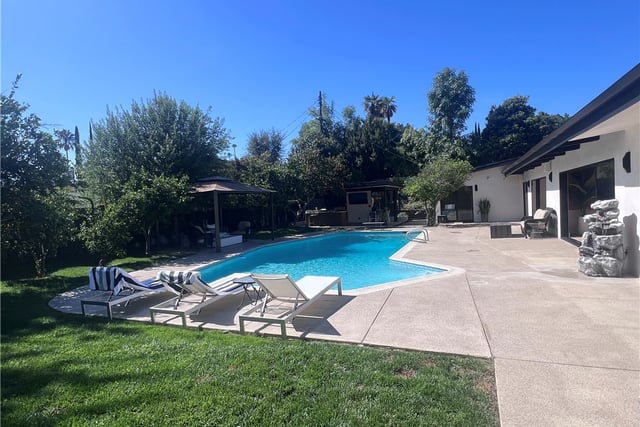 5330 Dubois Avenue, Woodland Hills, CA 91367 — photo 53 of 63