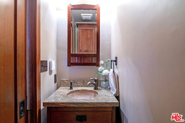 531 N June Street, Los Angeles, CA 90004 — photo 16 of 32