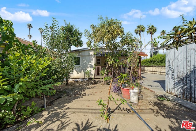 154 S Hobart Boulevard, Los Angeles, CA 90004 — photo 25 of 32