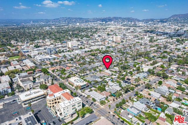 154 S Hobart Boulevard, Los Angeles, CA 90004 — photo 4 of 32