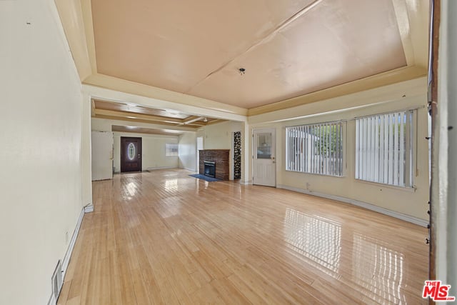 154 S Hobart Boulevard, Los Angeles, CA 90004 — photo 8 of 32