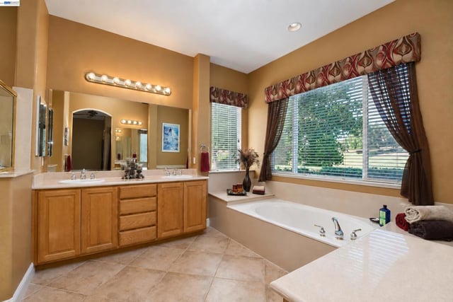 1117 Burghley Ln, Brentwood, CA 94513 — photo 26 of 52