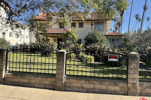 2068 S Hobart Boulevard, Los Angeles, CA 90018 — photo 2 of 21