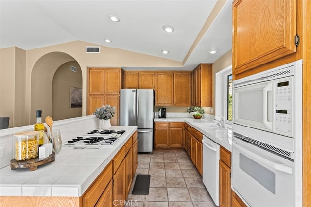 28712 Park Woodland, Saugus, CA 91390 — photo 14 of 52