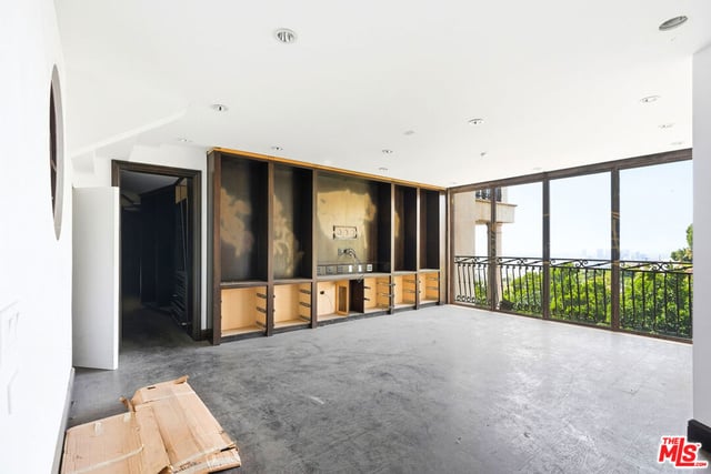 1754 Sunset Plaza Drive, Los Angeles, CA 90069 — photo 14 of 36
