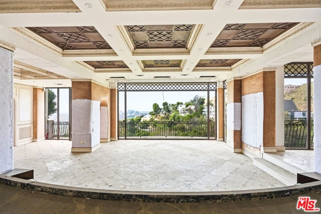 1754 Sunset Plaza Drive, Los Angeles, CA 90069 — photo 5 of 36