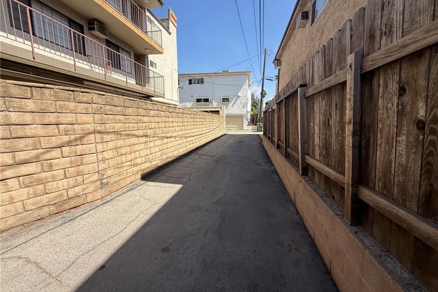 12020 Ocean Park, Los Angeles, CA 90064 — photo 16 of 16
