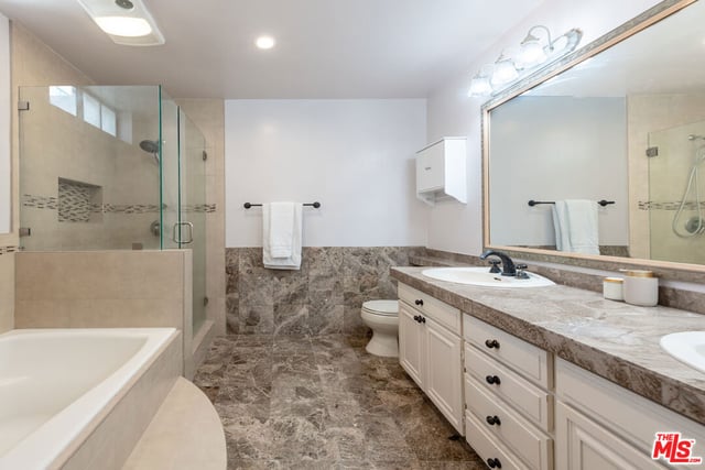 10531 Ashton Avenue 202, Los Angeles, CA 90024 — photo 15 of 23