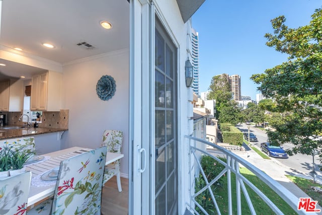 10531 Ashton Avenue 202, Los Angeles, CA 90024 — photo 20 of 23