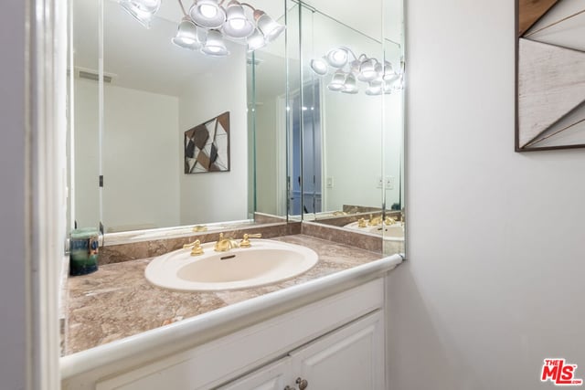 10531 Ashton Avenue 202, Los Angeles, CA 90024 — photo 21 of 23