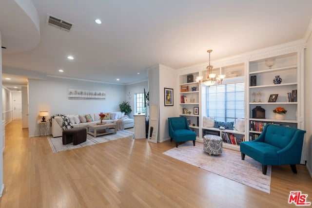 10531 Ashton Avenue 202, Los Angeles, CA 90024 — photo 4 of 23