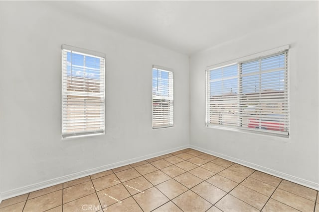 1264 S Arizona Avenue, Los Angeles, CA 90022 — photo 12 of 28