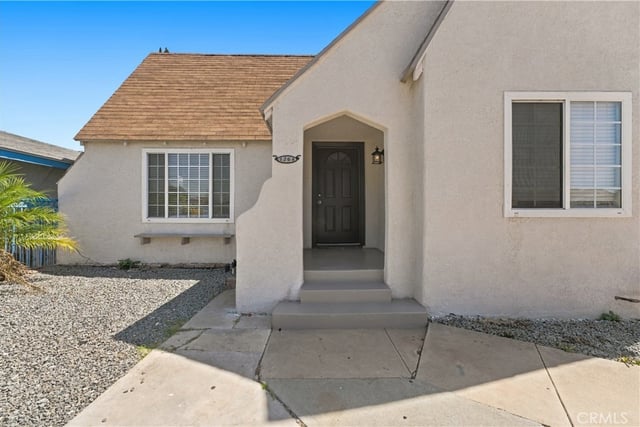 1264 S Arizona Avenue, Los Angeles, CA 90022 — photo 2 of 28