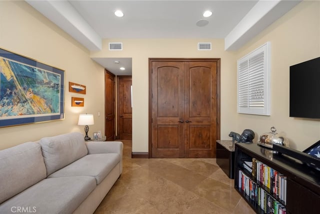 215 The Toledo, Long Beach, CA 90803 — photo 16 of 44