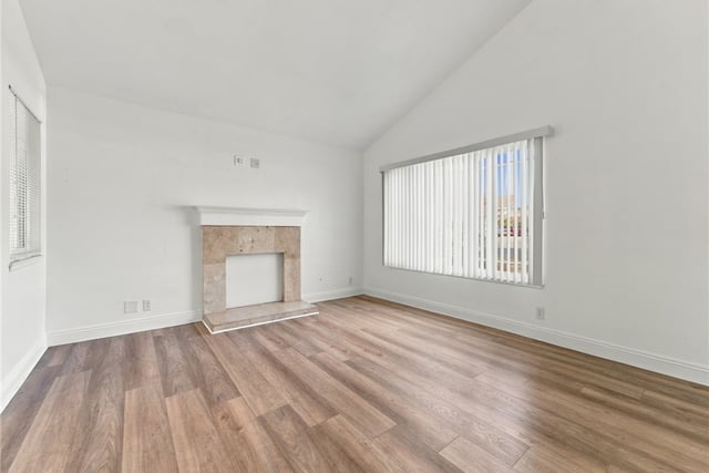 330 W Devonshire Drive, Oxnard, CA 93030 — photo 4 of 40