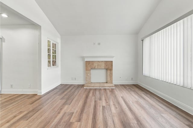 330 W Devonshire Drive, Oxnard, CA 93030 — photo 5 of 40