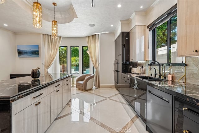 5513 Murietta Avenue, Sherman Oaks, CA 91401 — photo 26 of 74