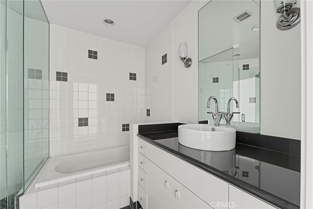 1100 Wilshire Boulevard 2207, Los Angeles, CA 90017 — photo 27 of 35