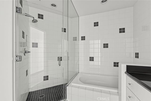 1100 Wilshire Boulevard 2207, Los Angeles, CA 90017 — photo 28 of 35