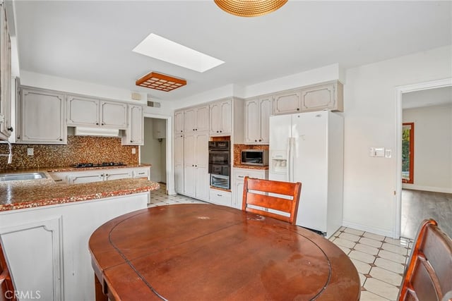 12384 Woodley Avenue, Granada Hills, CA 91344 — photo 10 of 46