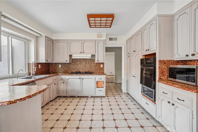 12384 Woodley Avenue, Granada Hills, CA 91344 — photo 13 of 46