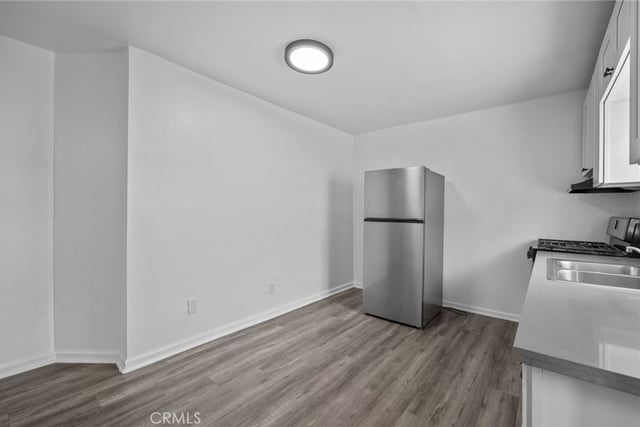 9538 Compton Avenue, Los Angeles, CA 90002 — photo 11 of 33