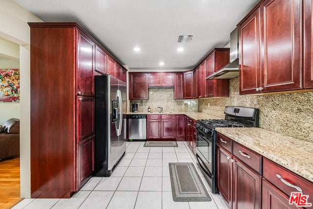 537 Stanford Road, Burbank, CA 91504 — photo 10 of 50