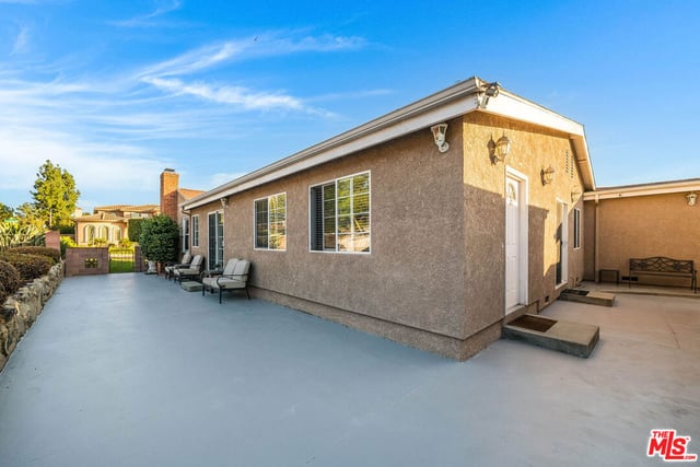 537 Stanford Road, Burbank, CA 91504 — photo 16 of 50