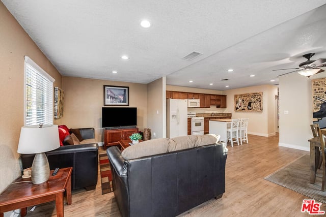 537 Stanford Road, Burbank, CA 91504 — photo 17 of 50