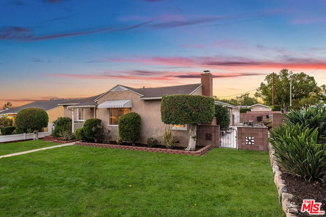 537 Stanford Road, Burbank, CA 91504 — photo 2 of 50