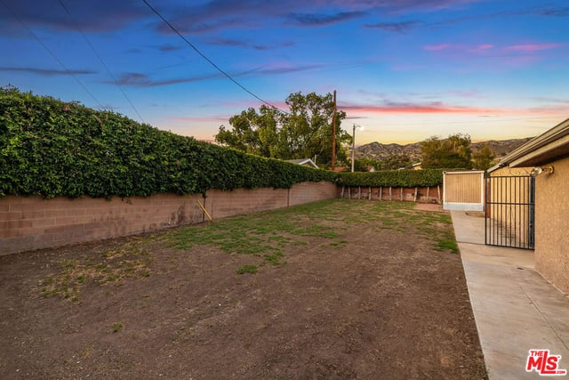 537 Stanford Road, Burbank, CA 91504 — photo 34 of 50