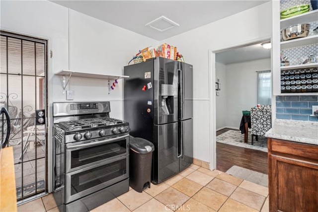 768 W Newgrove Street, Lancaster, CA 93534 — photo 16 of 38