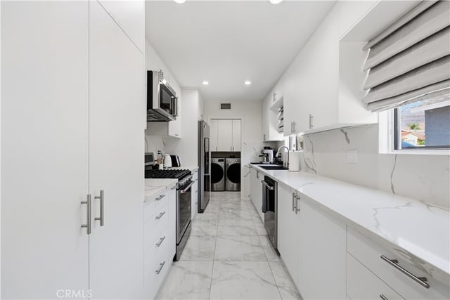13800 Astoria Street, Sylmar, CA 91342 — photo 14 of 46