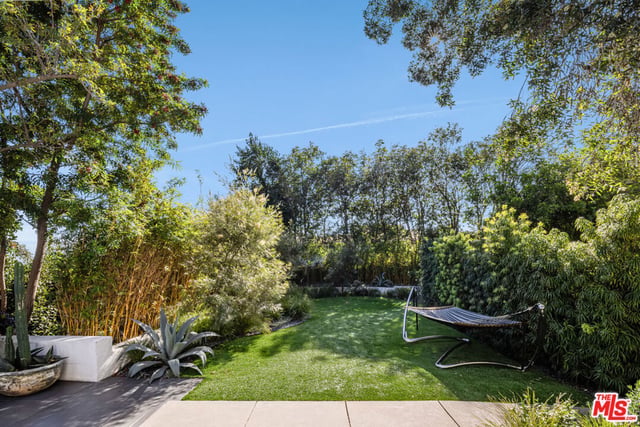 8080 Laurel View Drive, West Hollywood, CA 90069 — photo 10 of 31