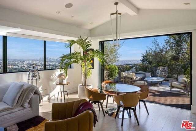 8080 Laurel View Drive, West Hollywood, CA 90069 — photo 11 of 31