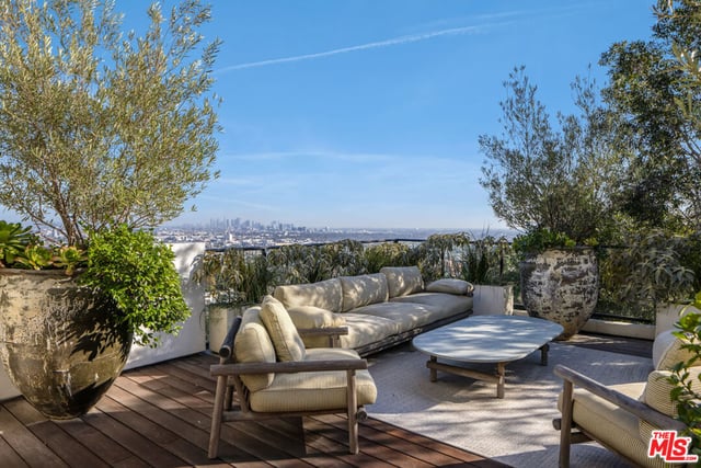 8080 Laurel View Drive, West Hollywood, CA 90069 — photo 12 of 31