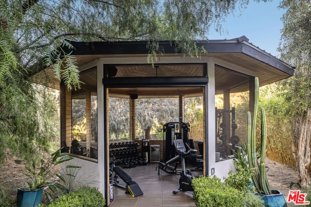 8080 Laurel View Drive, West Hollywood, CA 90069 — photo 23 of 31