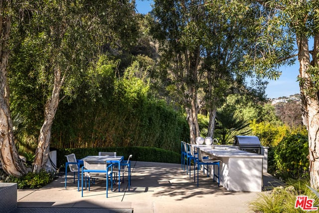 8080 Laurel View Drive, West Hollywood, CA 90069 — photo 9 of 31