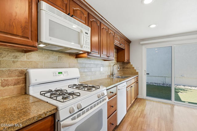 267 Green Lea Place, Thousand Oaks, CA 91361 — photo 13 of 32