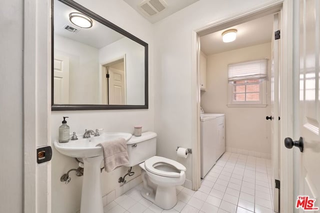 420 S Barrington Avenue 102, Los Angeles, CA 90049 — photo 21 of 33