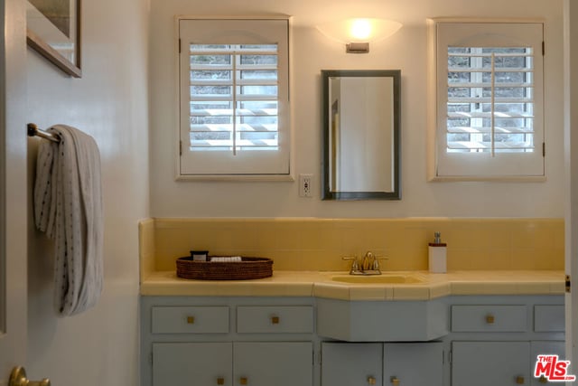 1115 N Beverly Glen Boulevard, Los Angeles, CA 90077 — photo 13 of 25