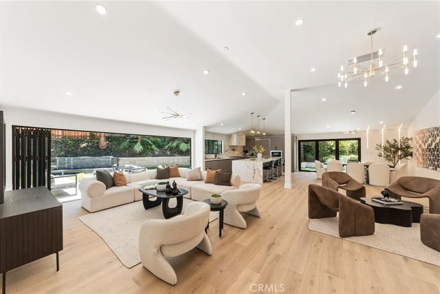 22850 Margarita, Woodland Hills, CA 91364 — photo 11 of 42
