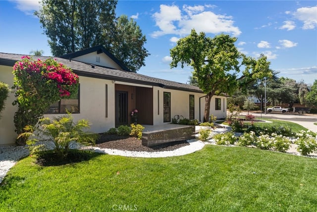 22850 Margarita, Woodland Hills, CA 91364 — photo 3 of 42