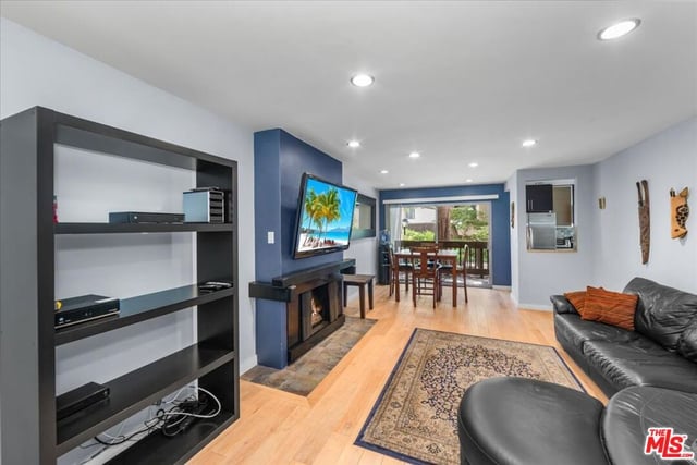 10115 Summertime Lane, Culver City, CA 90230 — photo 2 of 31