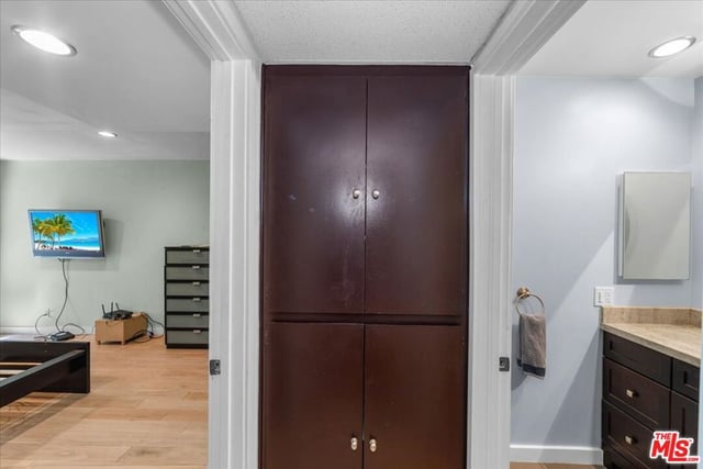 10115 Summertime Lane, Culver City, CA 90230 — photo 3 of 31