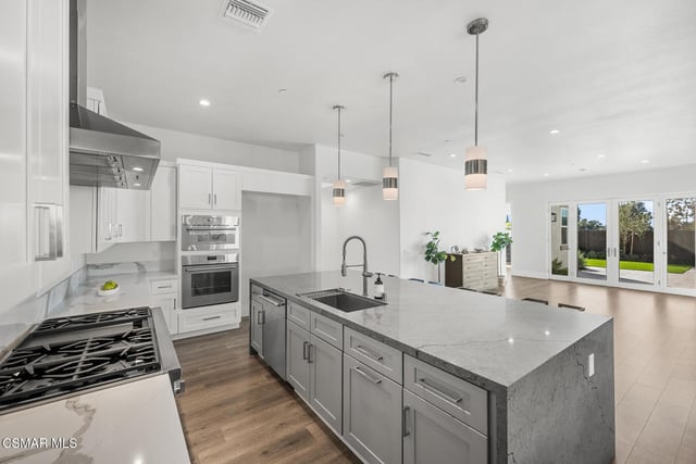 327 Toyon Court, Thousand Oaks, CA 91362 — photo 17 of 44